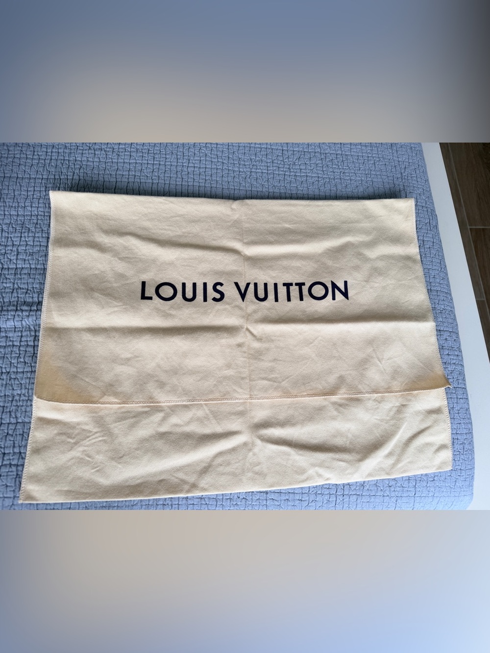 Louis Vuitton Beige Dust Bag with Navy Logo